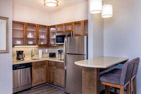 Staybridge Suites Charlottesville Airport