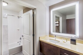 Staybridge Suites Charlottesville Airport