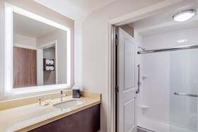 Staybridge Suites Charlottesville Airport