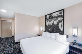 Super 8 by Wyndham Charlottesville