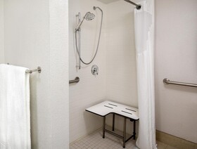 Holiday Inn Express Chesapeake