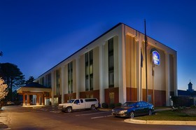 Studios and Suites 4 Less Western Branch