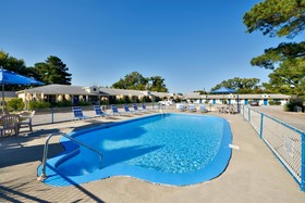 Americas Best Value Inn & Suites