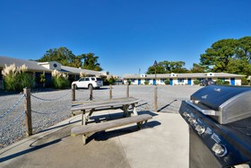 Americas Best Value Inn & Suites