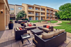 Courtyard Fairfax Fair Oaks