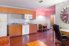 Comfort Suites at Virginia Center Commons