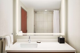Embassy Suites Hampton Roads Spa & Convention