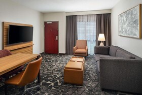 Embassy Suites Hampton Roads Spa & Convention
