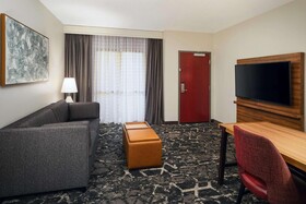 Embassy Suites Hampton Roads Spa & Convention