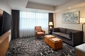 Embassy Suites Hampton Roads Spa & Convention