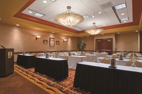 Embassy Suites Hampton Roads Spa & Convention