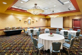 Embassy Suites Hampton Roads Spa & Convention