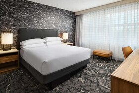 Embassy Suites Hampton Roads Spa & Convention