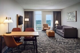 Embassy Suites Hampton Roads Spa & Convention