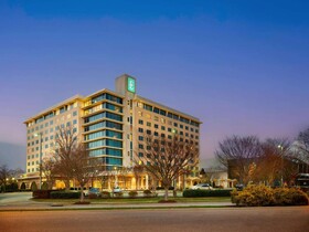 Embassy Suites Hampton Roads Spa & Convention