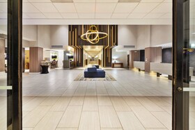 Crowne Plaza Dulles Airport