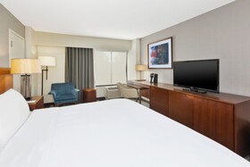 Crowne Plaza Dulles Airport