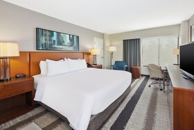Crowne Plaza Dulles Airport