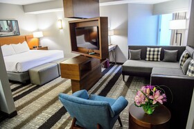 Crowne Plaza Dulles Airport