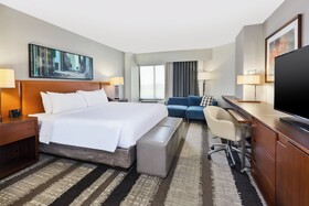Crowne Plaza Dulles Airport
