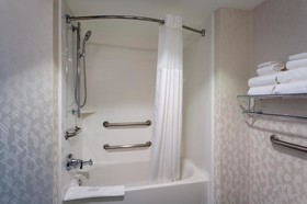 Hampton Inn & Suites Herndon-Reston