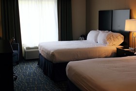 Holiday Inn Express & Suites Lebanon