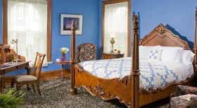 The Carriage House Inn Bed & Breakfast