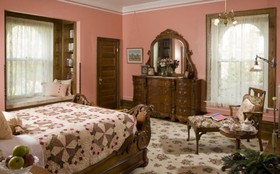 The Carriage House Inn Bed & Breakfast