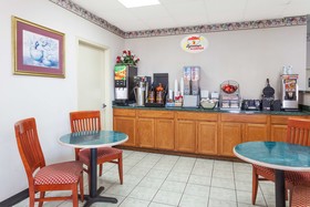 Super 8 by Wyndham Manassas