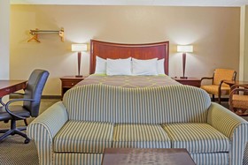 Super 8 by Wyndham Manassas