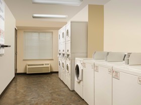 WoodSpring Suites Manassas