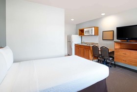 WoodSpring Suites Manassas