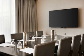 DoubleTree by Hilton McLean Tysons