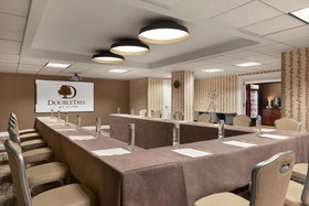 DoubleTree by Hilton McLean Tysons
