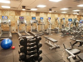 DoubleTree by Hilton McLean Tysons