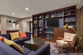 DoubleTree by Hilton McLean Tysons