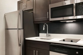 DoubleTree by Hilton McLean Tysons