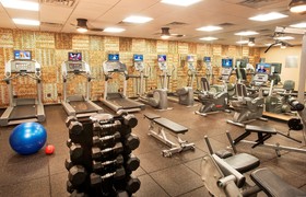 DoubleTree by Hilton McLean Tysons