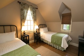 The Red Fox Inn & Tavern