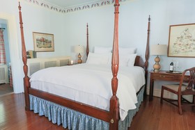 The Red Fox Inn & Tavern