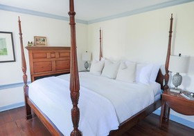 The Red Fox Inn & Tavern