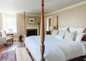 The Red Fox Inn & Tavern