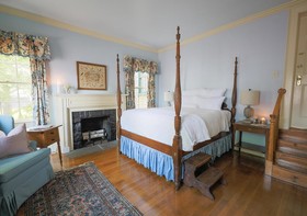 The Red Fox Inn & Tavern