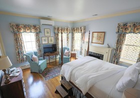 The Red Fox Inn & Tavern