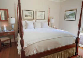 The Red Fox Inn & Tavern