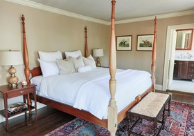 The Red Fox Inn & Tavern