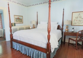 The Red Fox Inn & Tavern