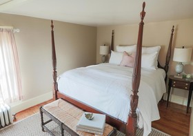 The Red Fox Inn & Tavern