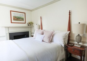 The Red Fox Inn & Tavern