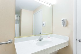 Super 8 by Wyndham Hull Street Midlothian/Richmond Area